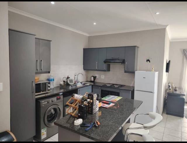 2 BEDROOM PROPERTY TO RENT IN WILGEHEUWEL